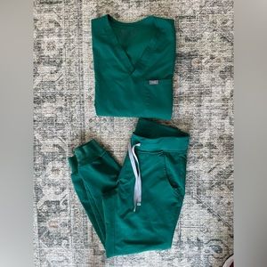 FIGS Emerald Green jogger set